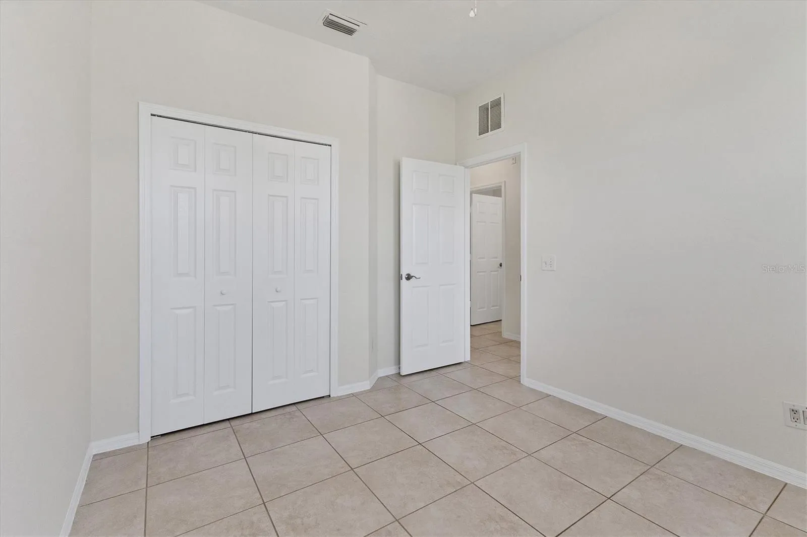 4104 CRABTREE AVE