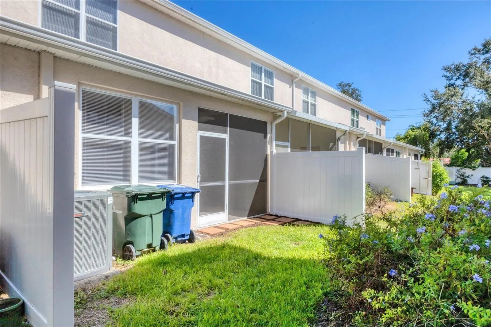 4104 CRABTREE AVE
