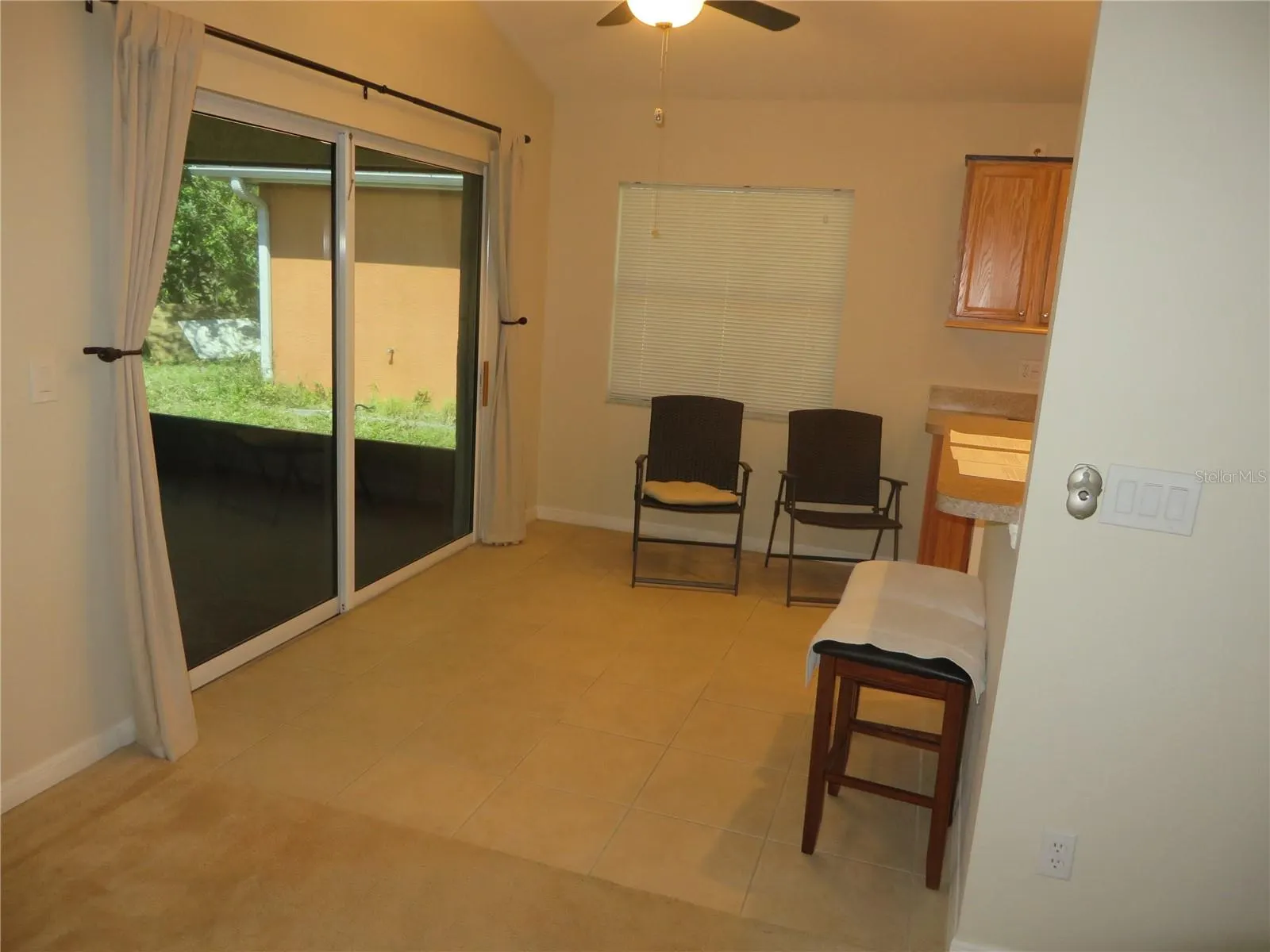 445 ROSE APPLE CIR