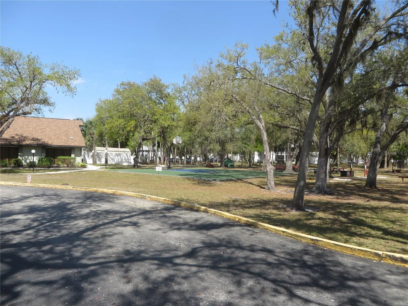 445 ROSE APPLE CIR