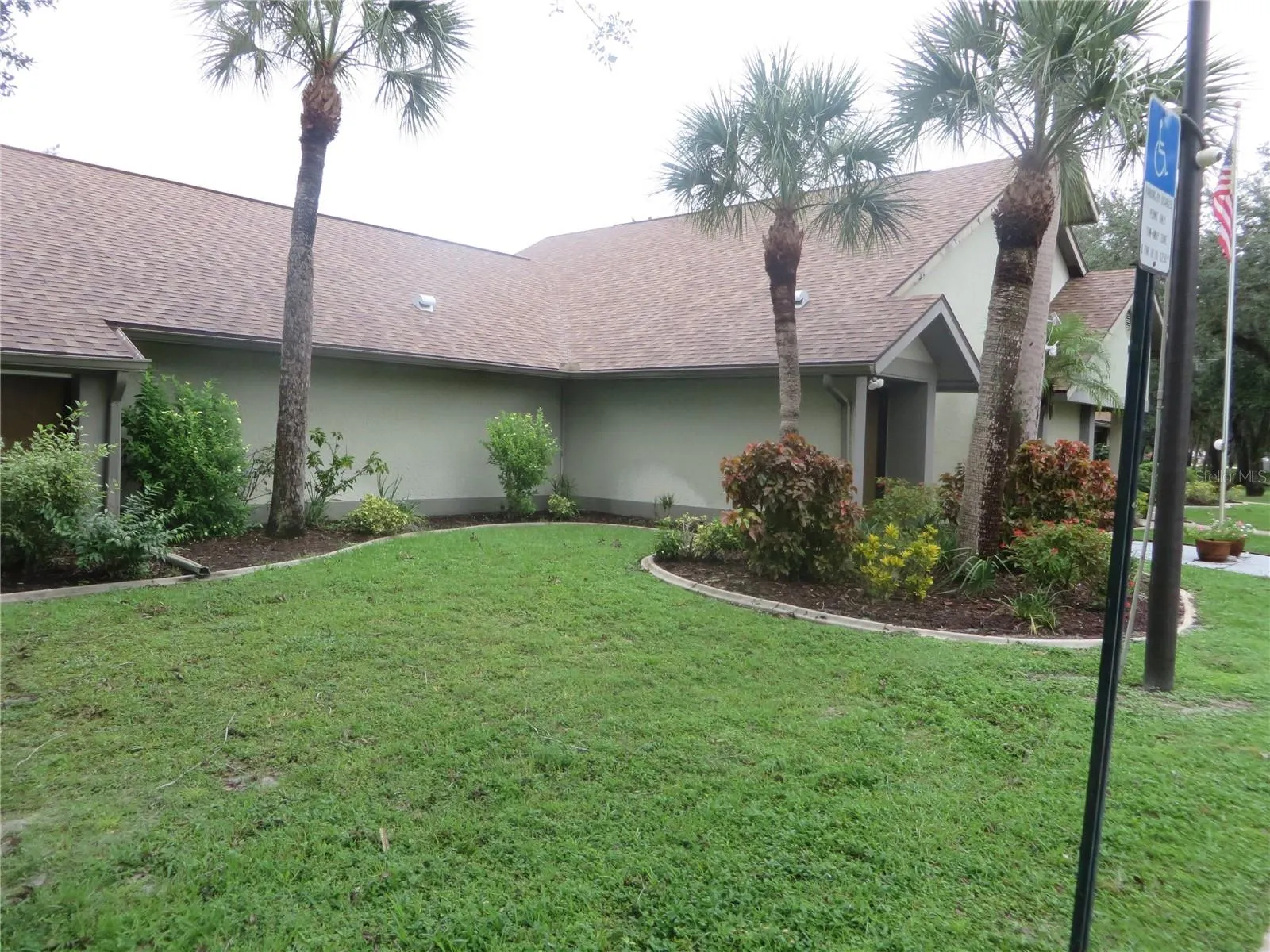 445 ROSE APPLE CIR
