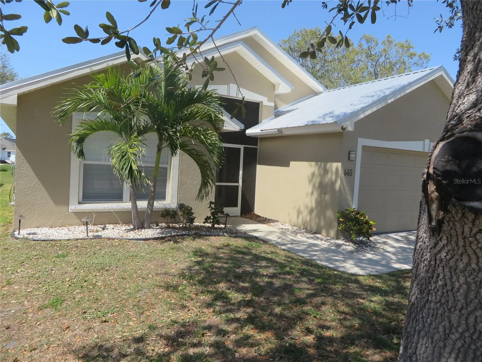 445 ROSE APPLE CIR