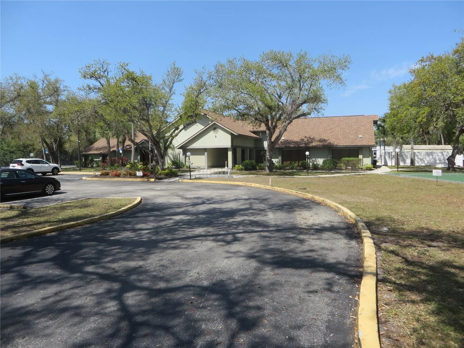 445 ROSE APPLE CIR