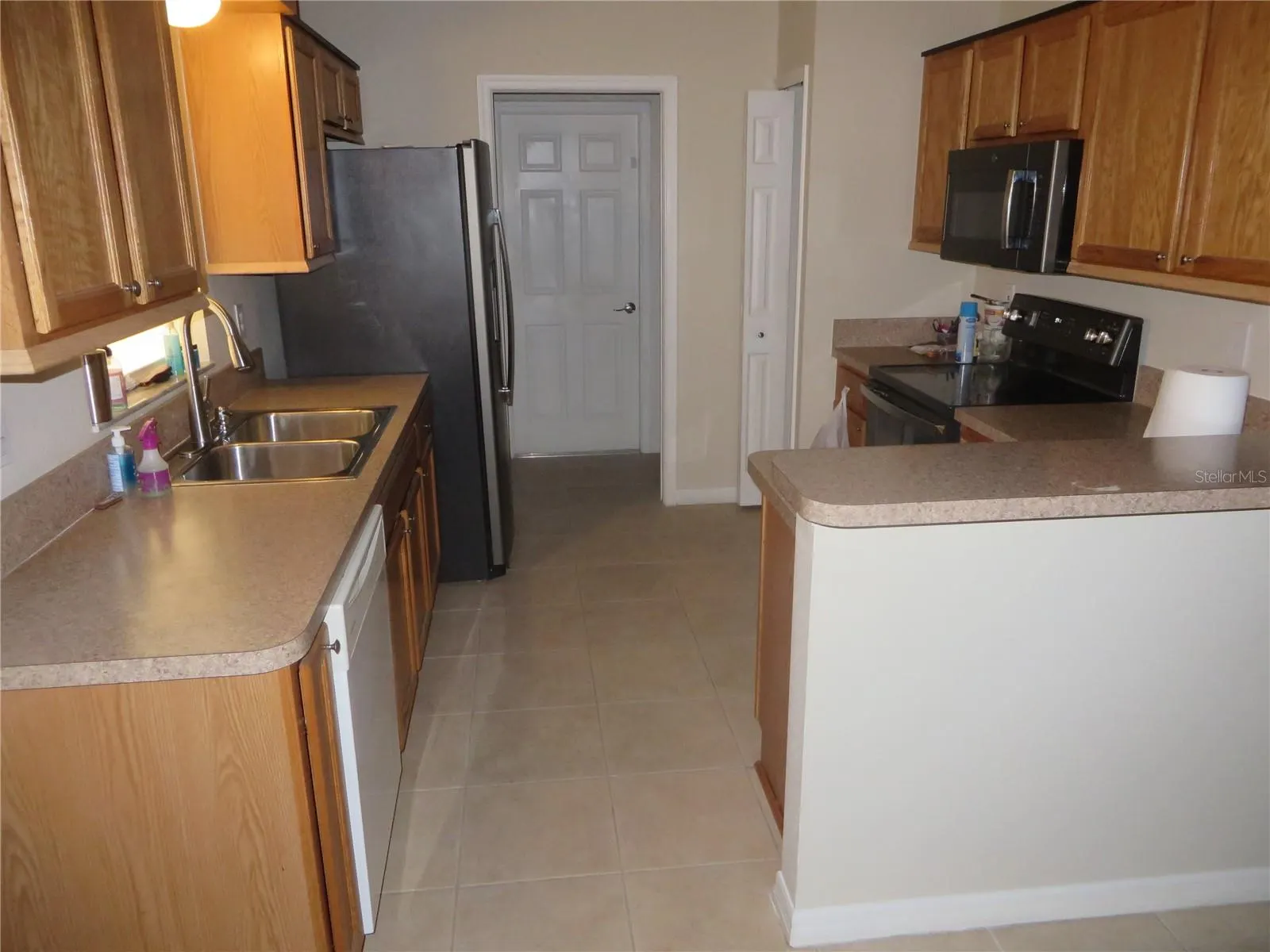 445 ROSE APPLE CIR