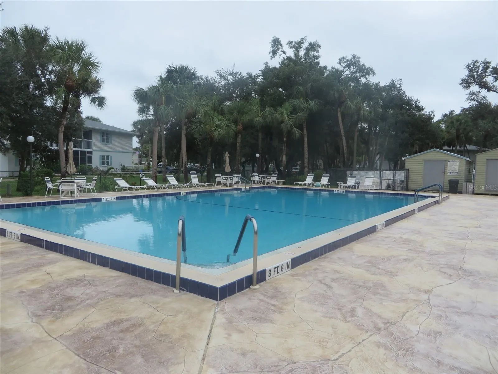 445 ROSE APPLE CIR