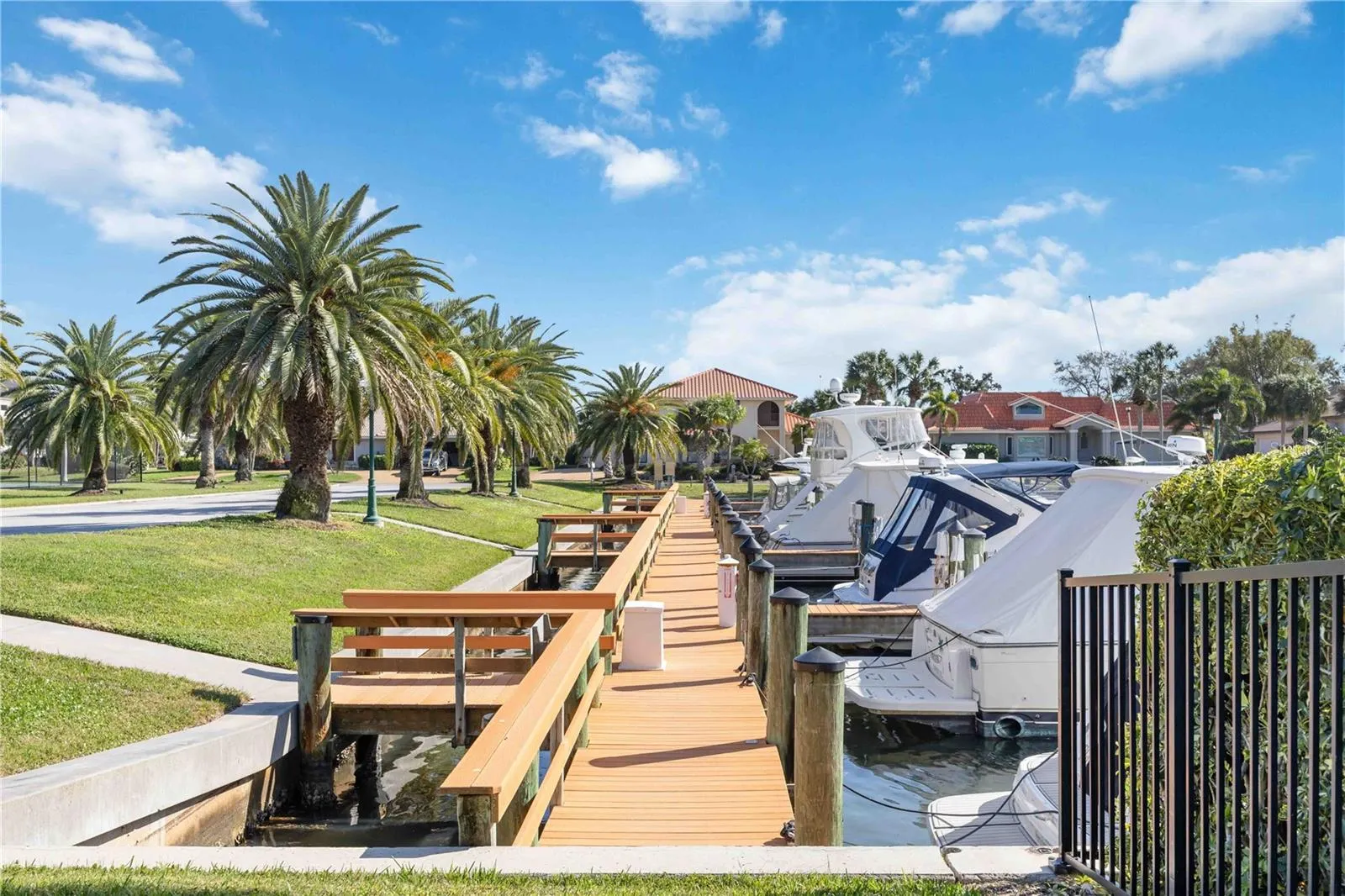 456 YACHT HARBOR DR