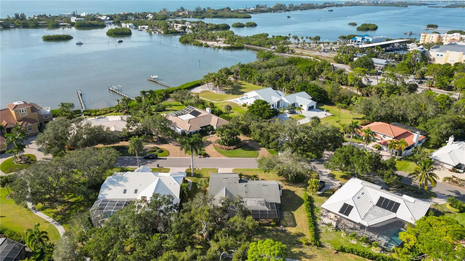456 YACHT HARBOR DR
