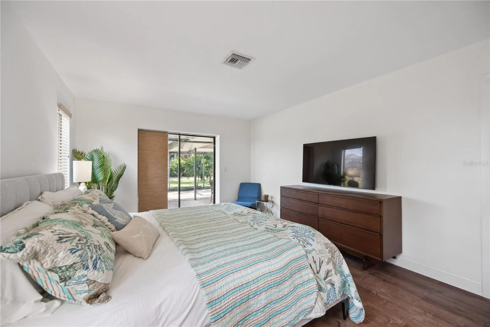 456 YACHT HARBOR DR