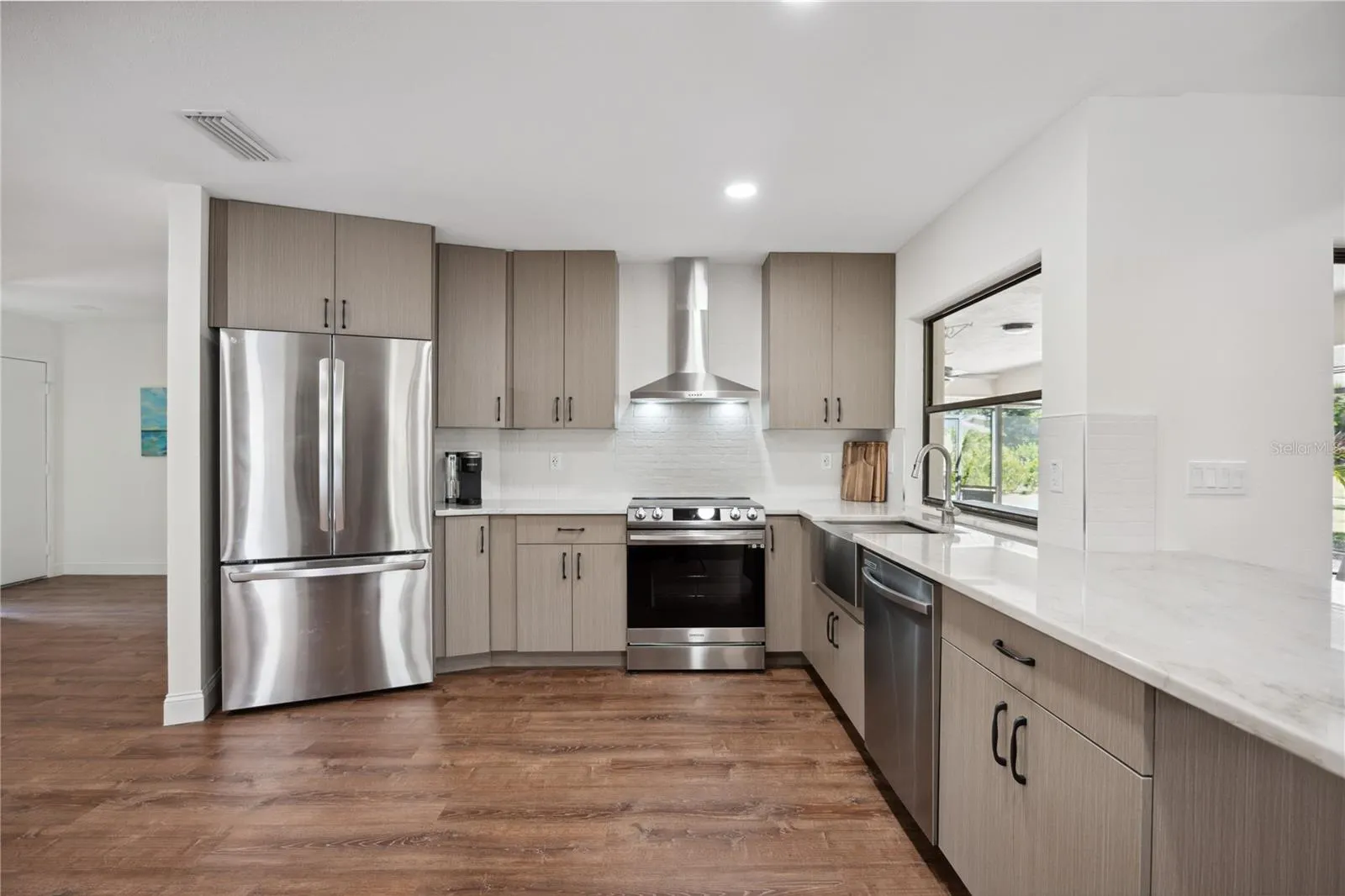 456 YACHT HARBOR DR