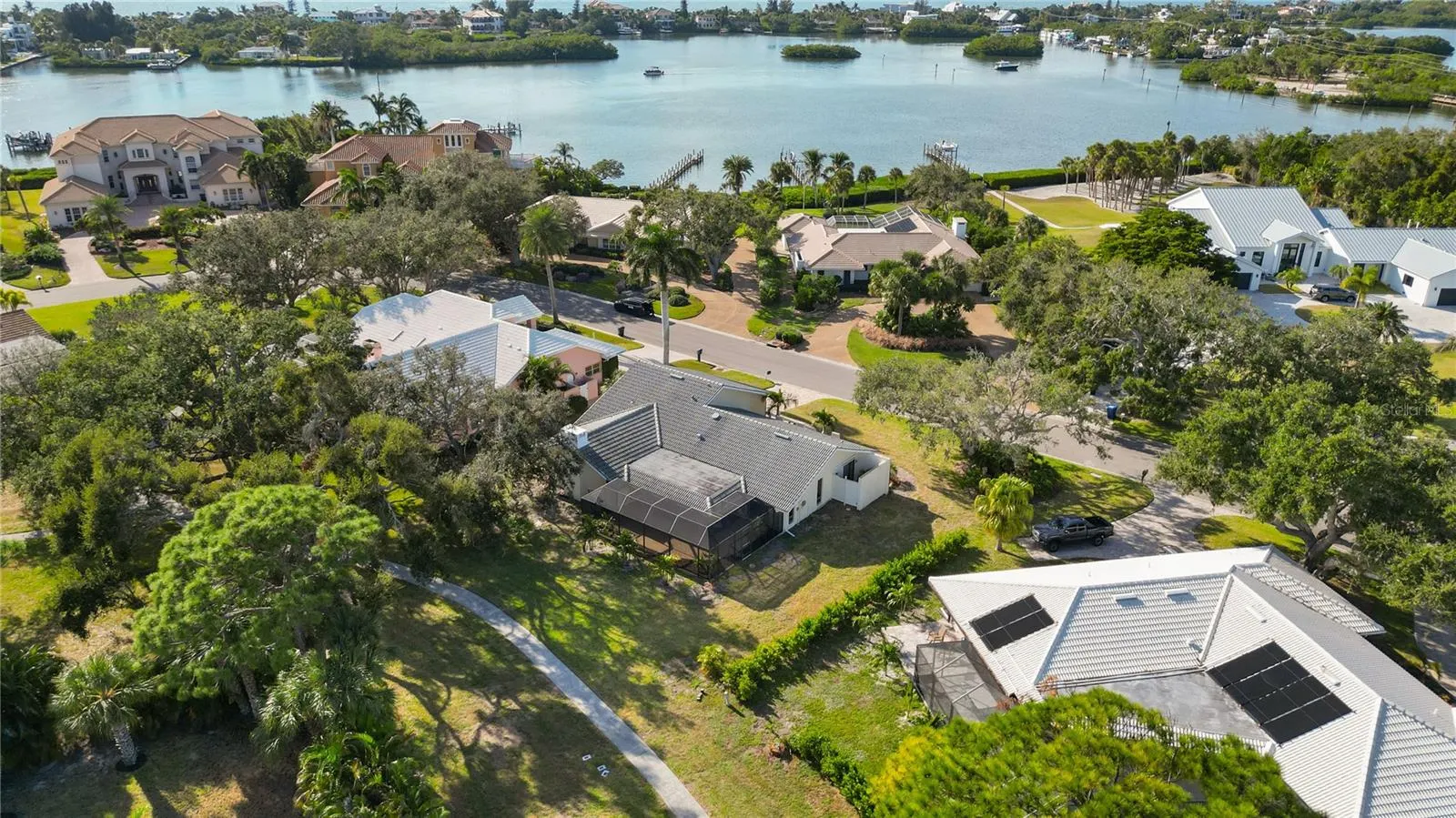 456 YACHT HARBOR DR