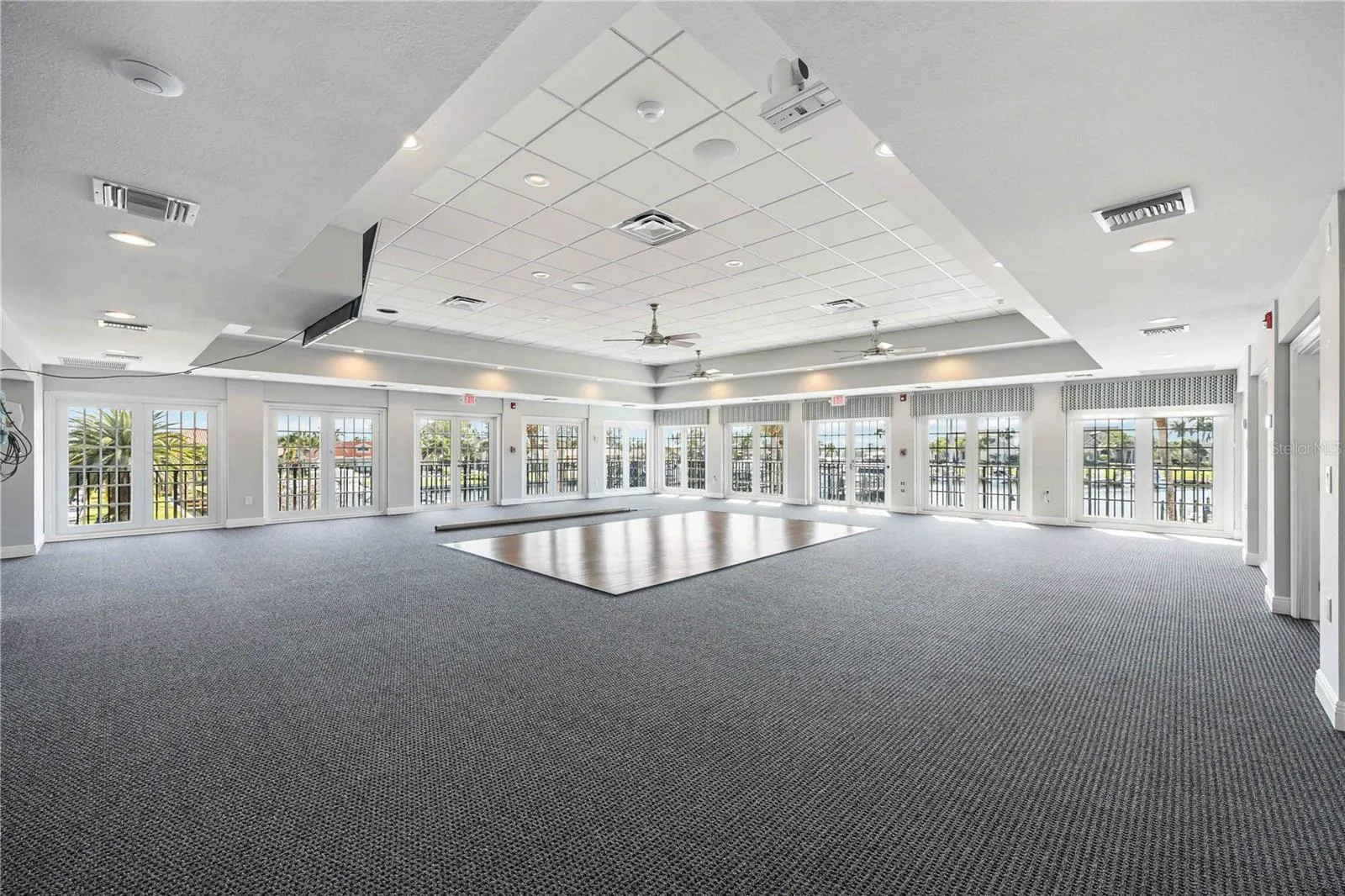 456 YACHT HARBOR DR