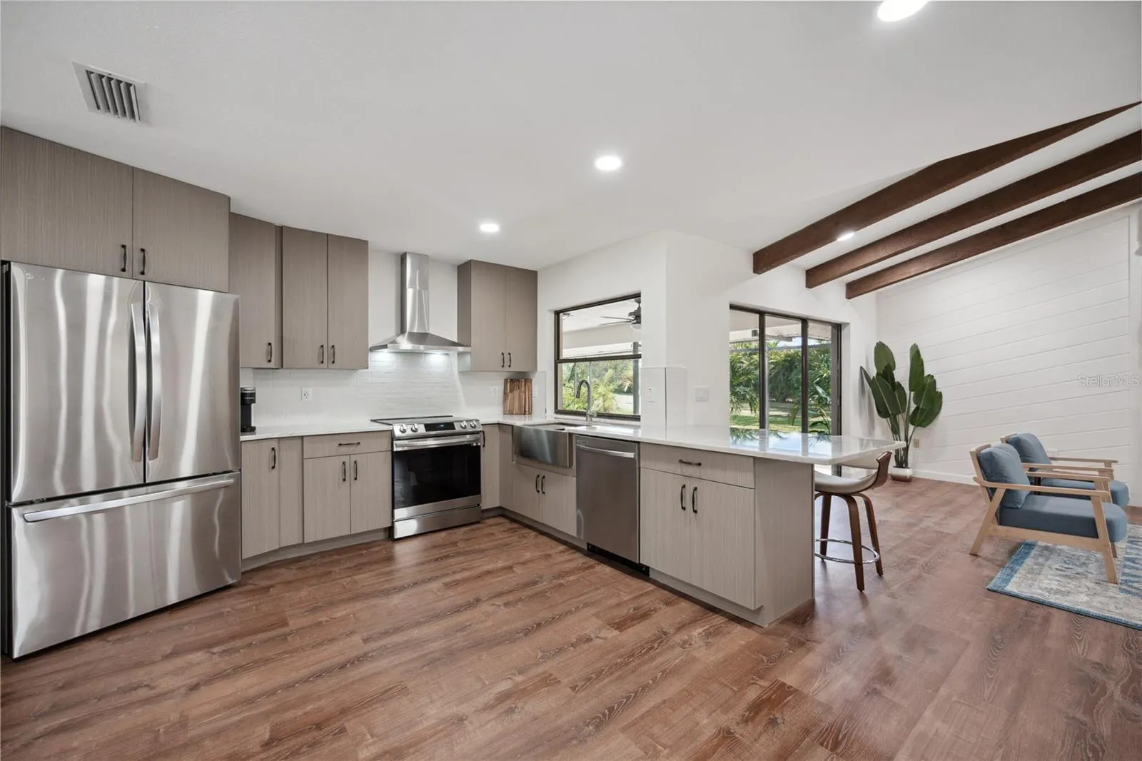 456 YACHT HARBOR DR