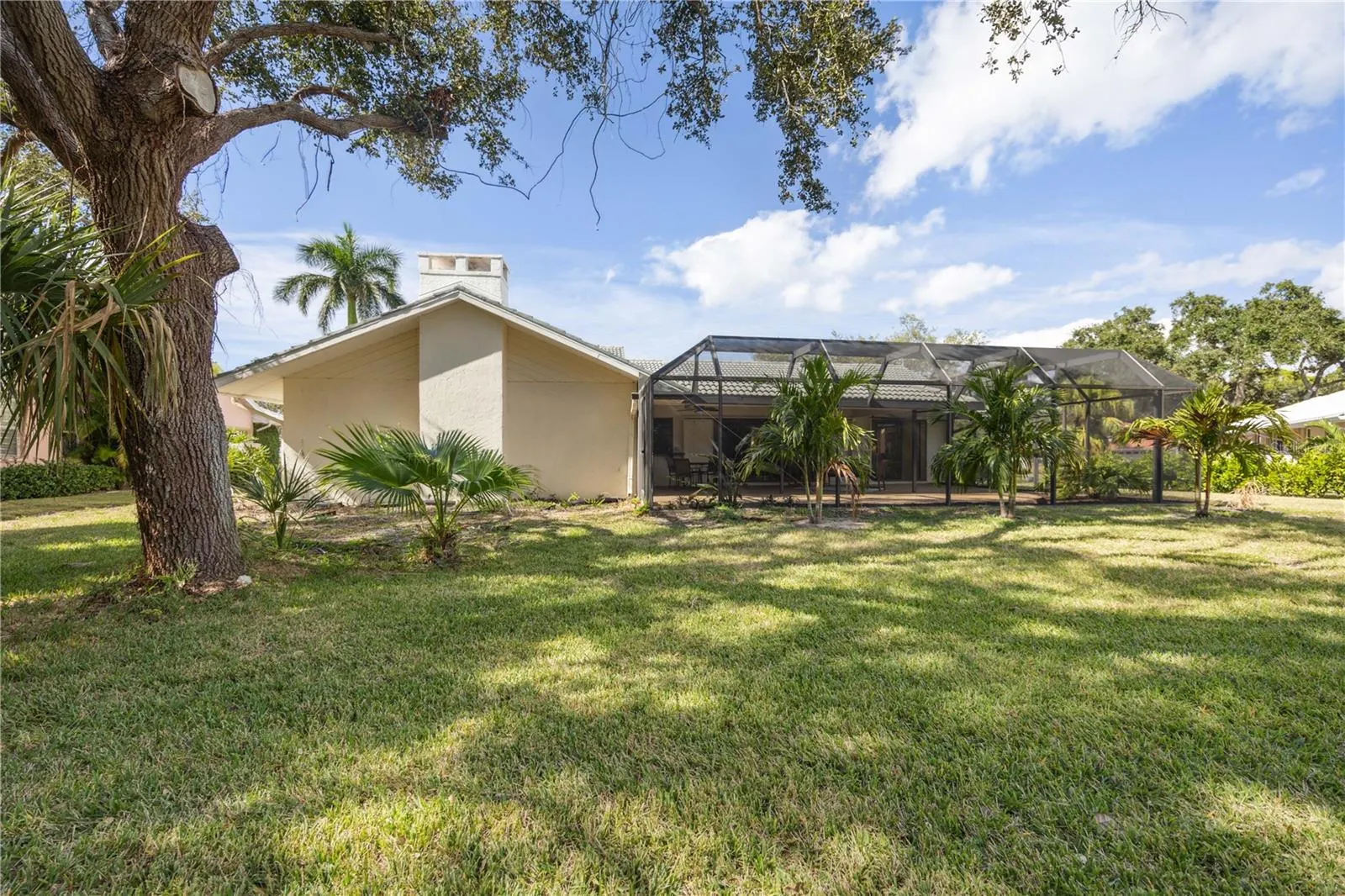 456 YACHT HARBOR DR