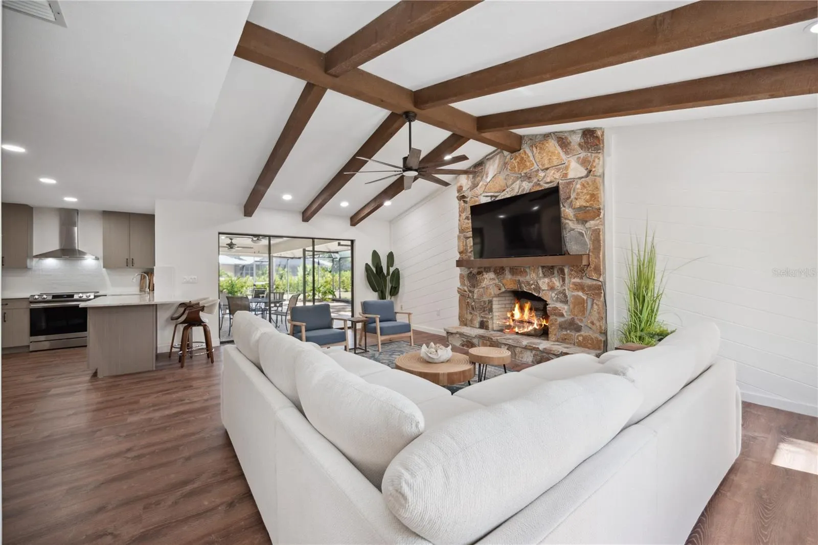 456 YACHT HARBOR DR