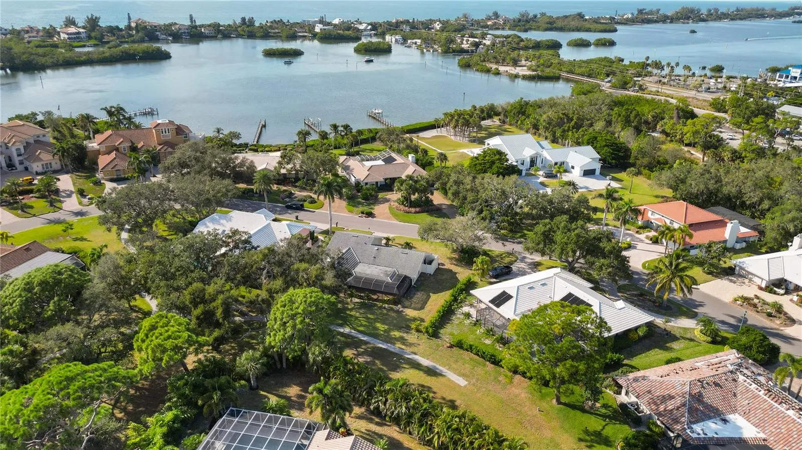 456 YACHT HARBOR DR