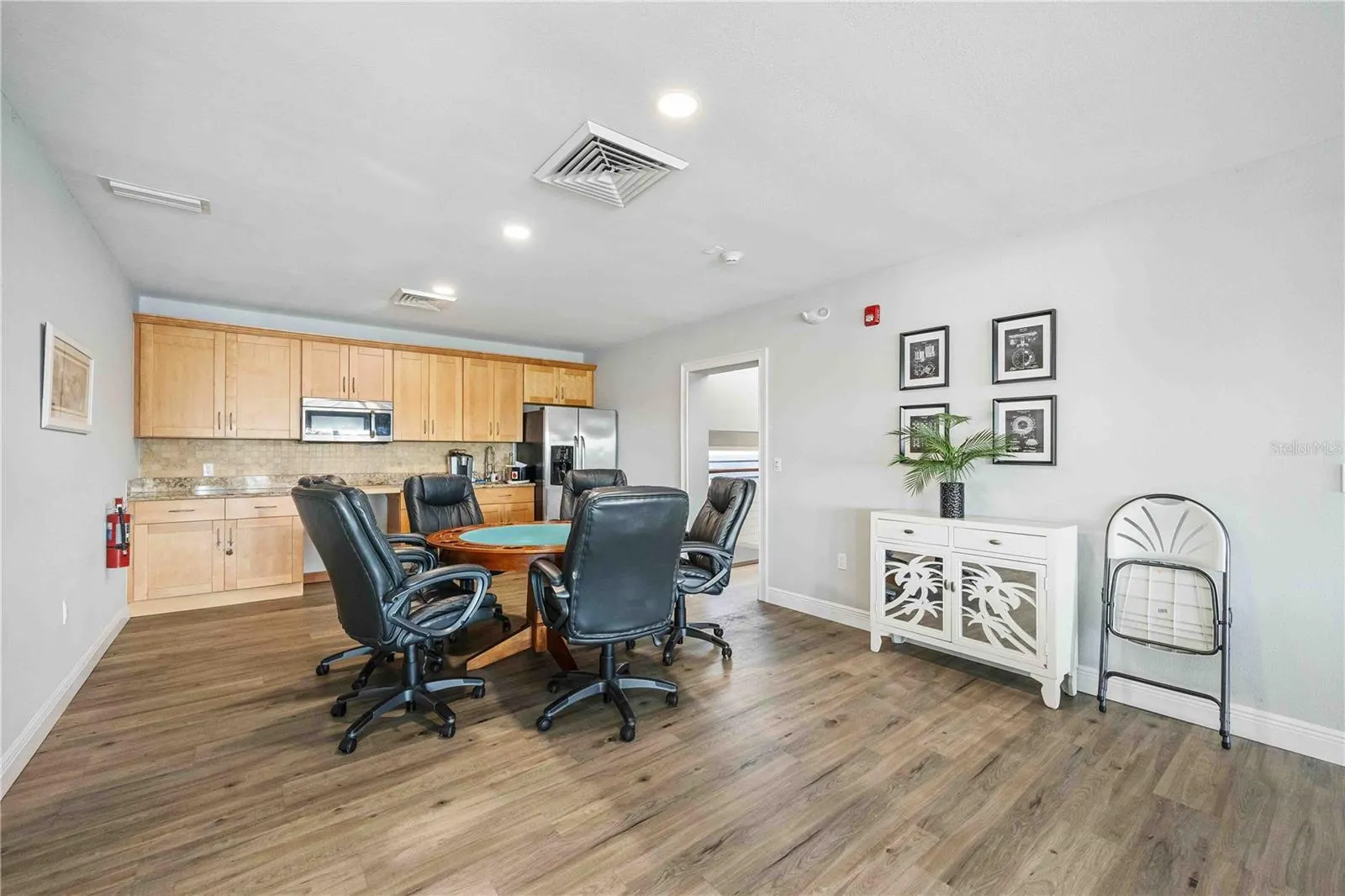 456 YACHT HARBOR DR