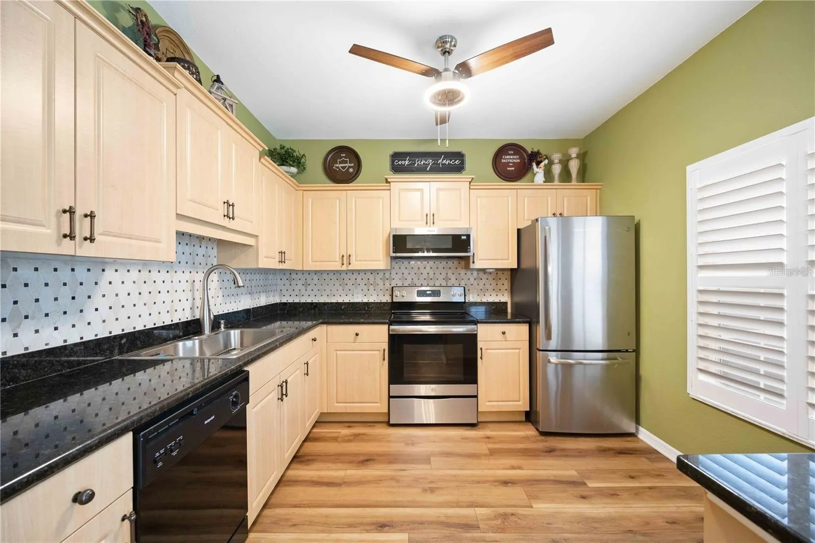 7525 PLANTATION CIR