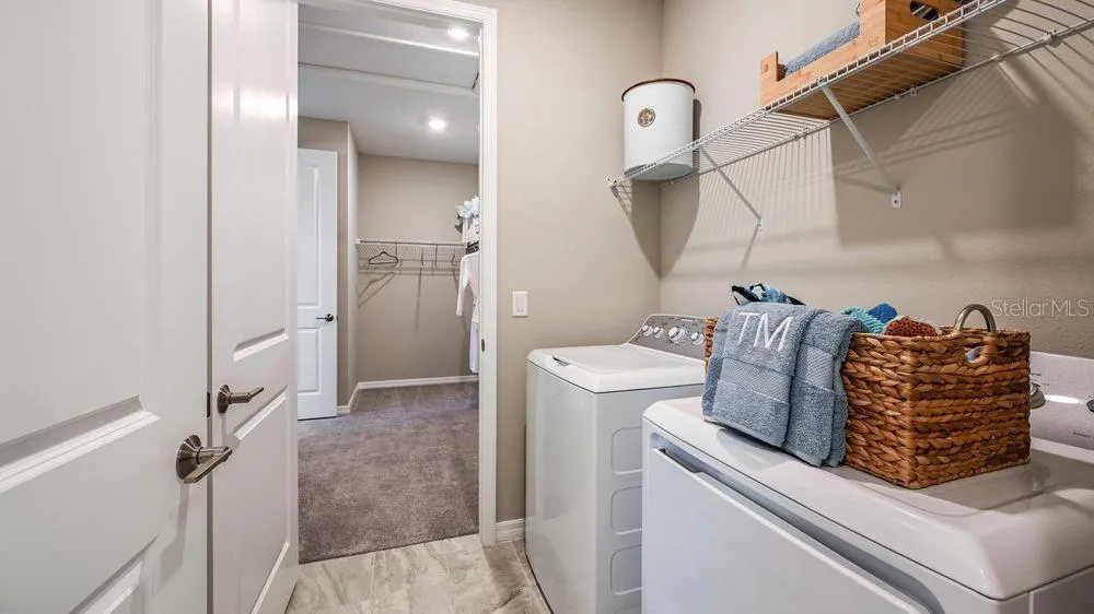 6909 PRAIRIE OAK WAY