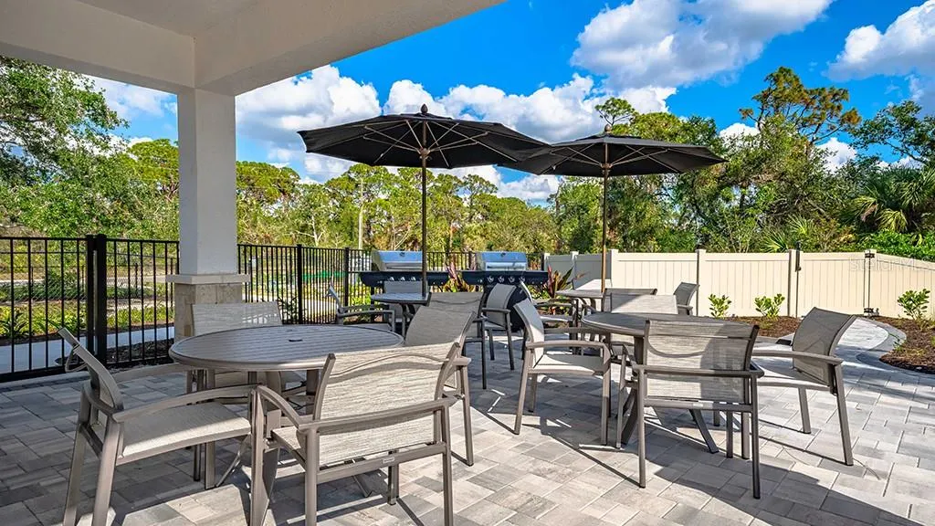 6909 PRAIRIE OAK WAY
