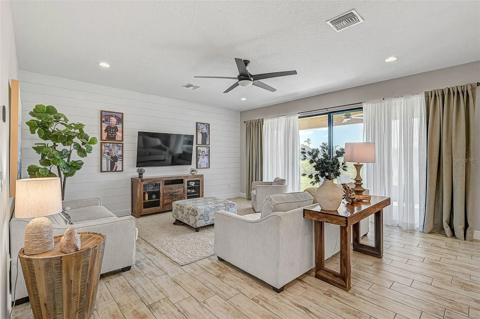 8417 DOVE BOG TER