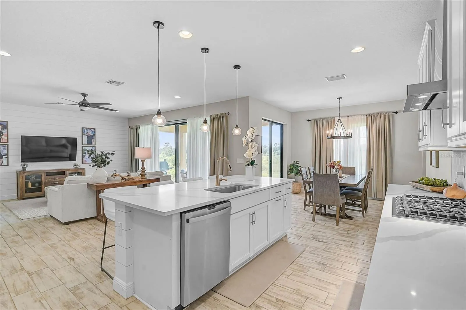 8417 DOVE BOG TER