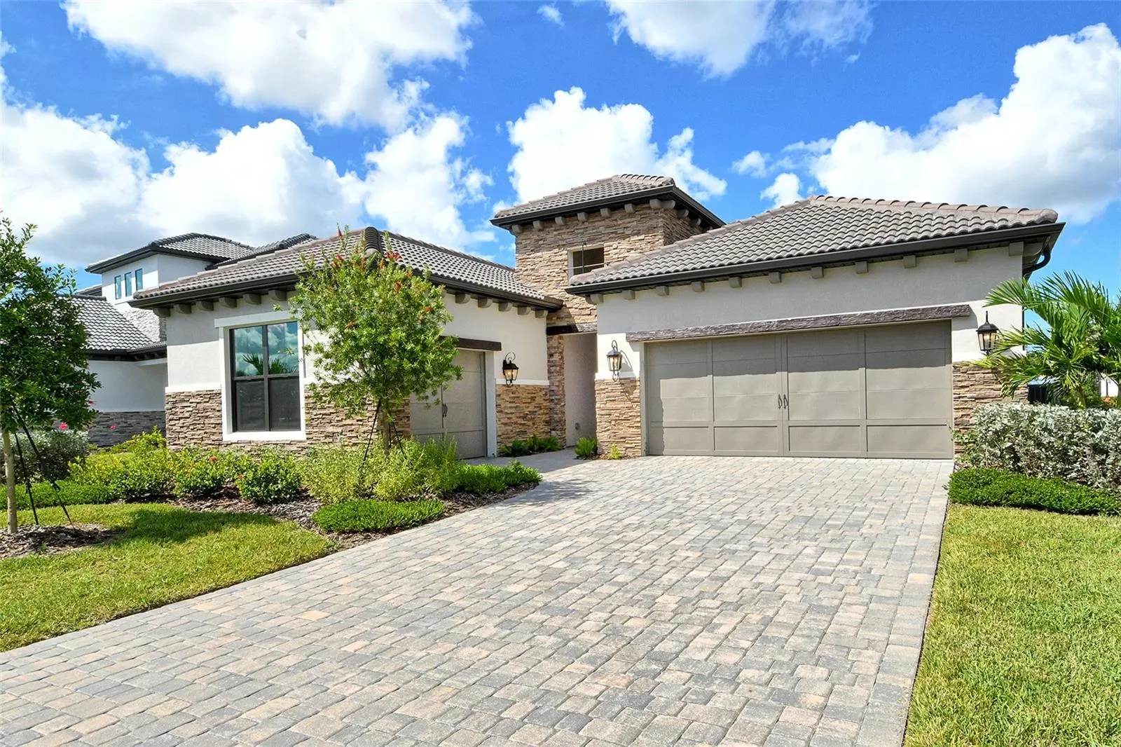 496 BOCELLI DR