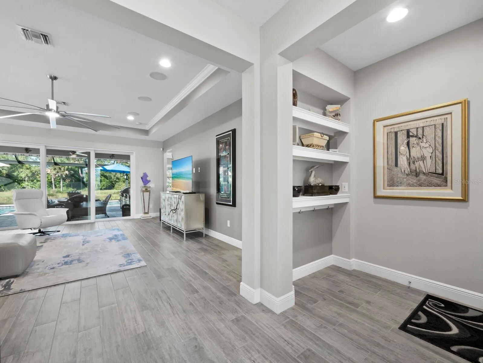 5605 LONG SHORE LOOP