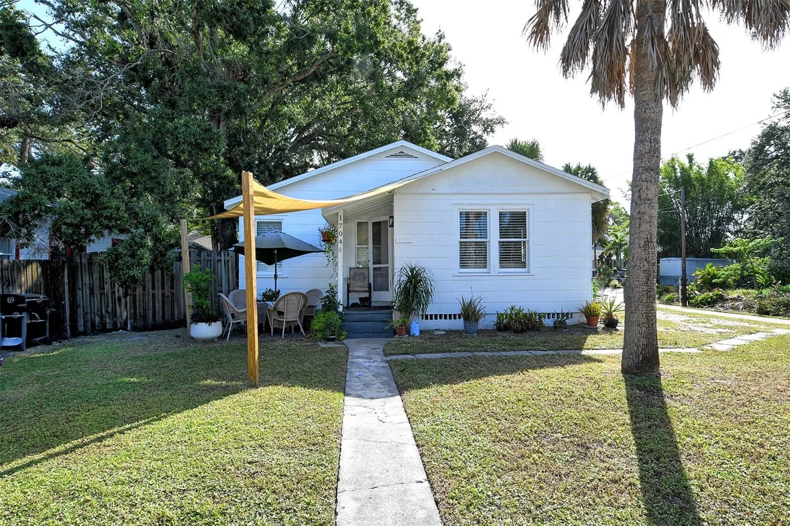 1704 COCOANUT AVE