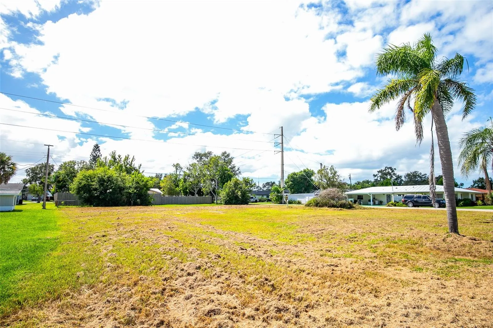 2110 SANDRALA DR