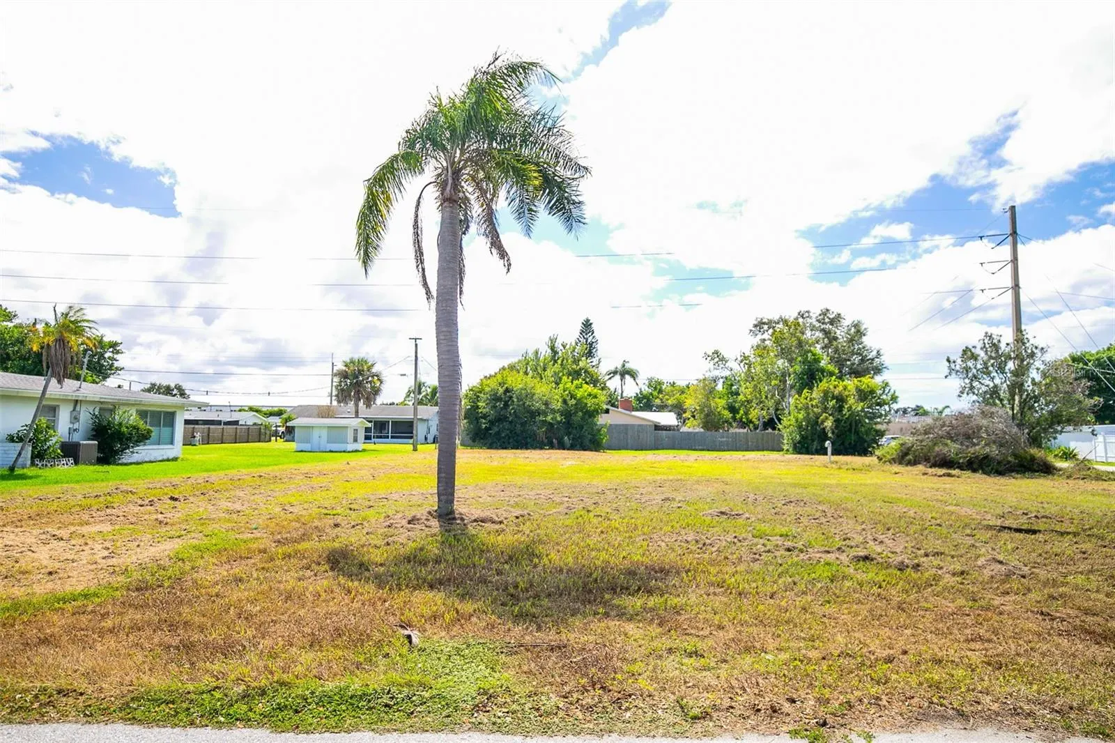 2110 SANDRALA DR