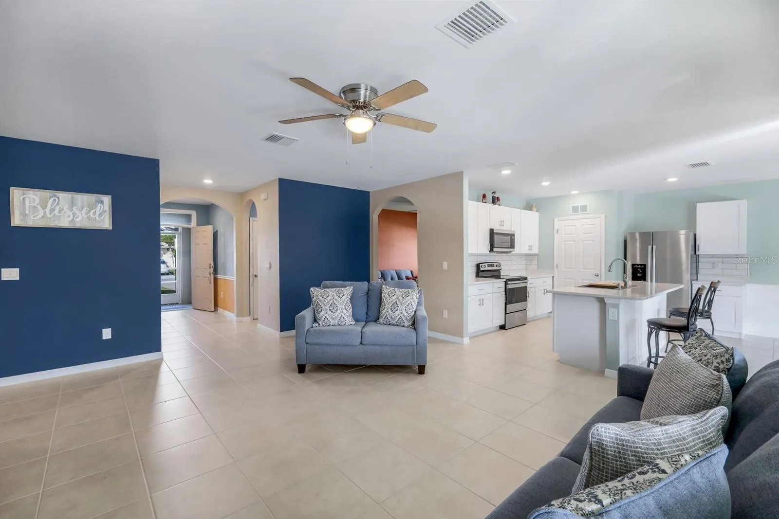 566 CORRIENTES CIR