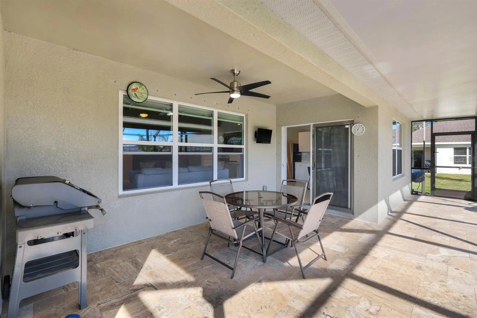 566 CORRIENTES CIR