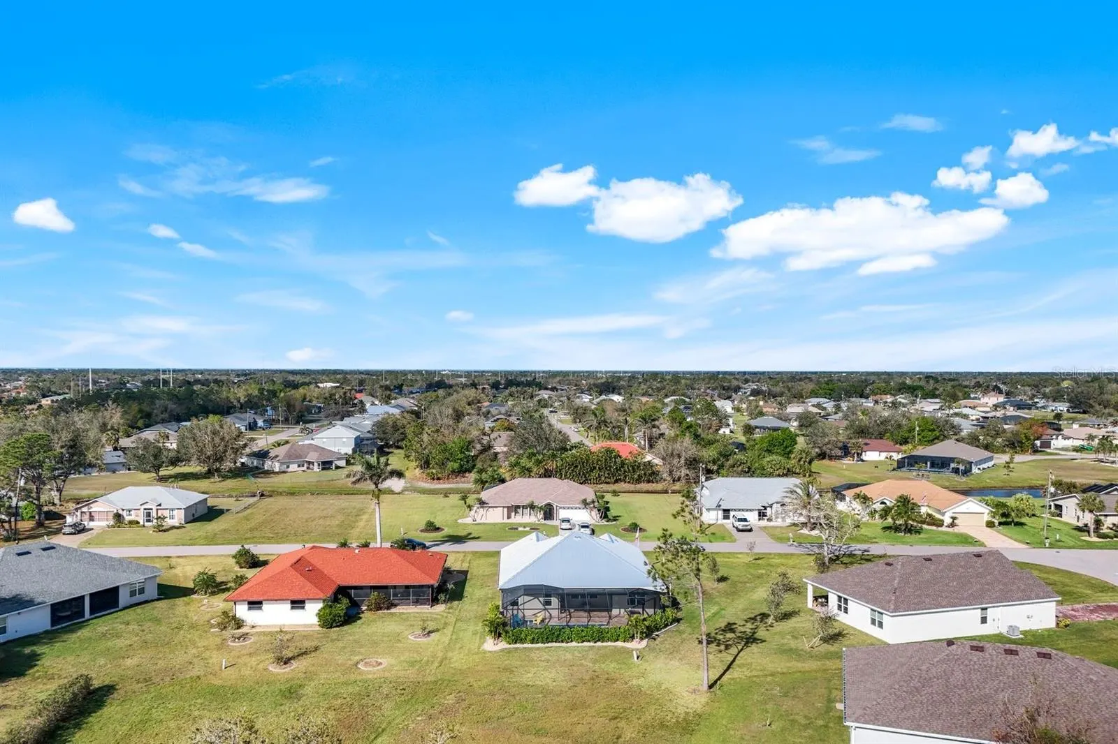 566 CORRIENTES CIR