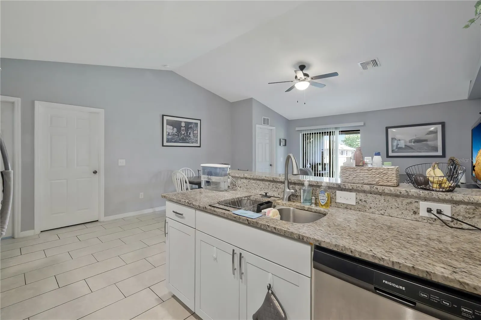 4139 SW 8TH PL