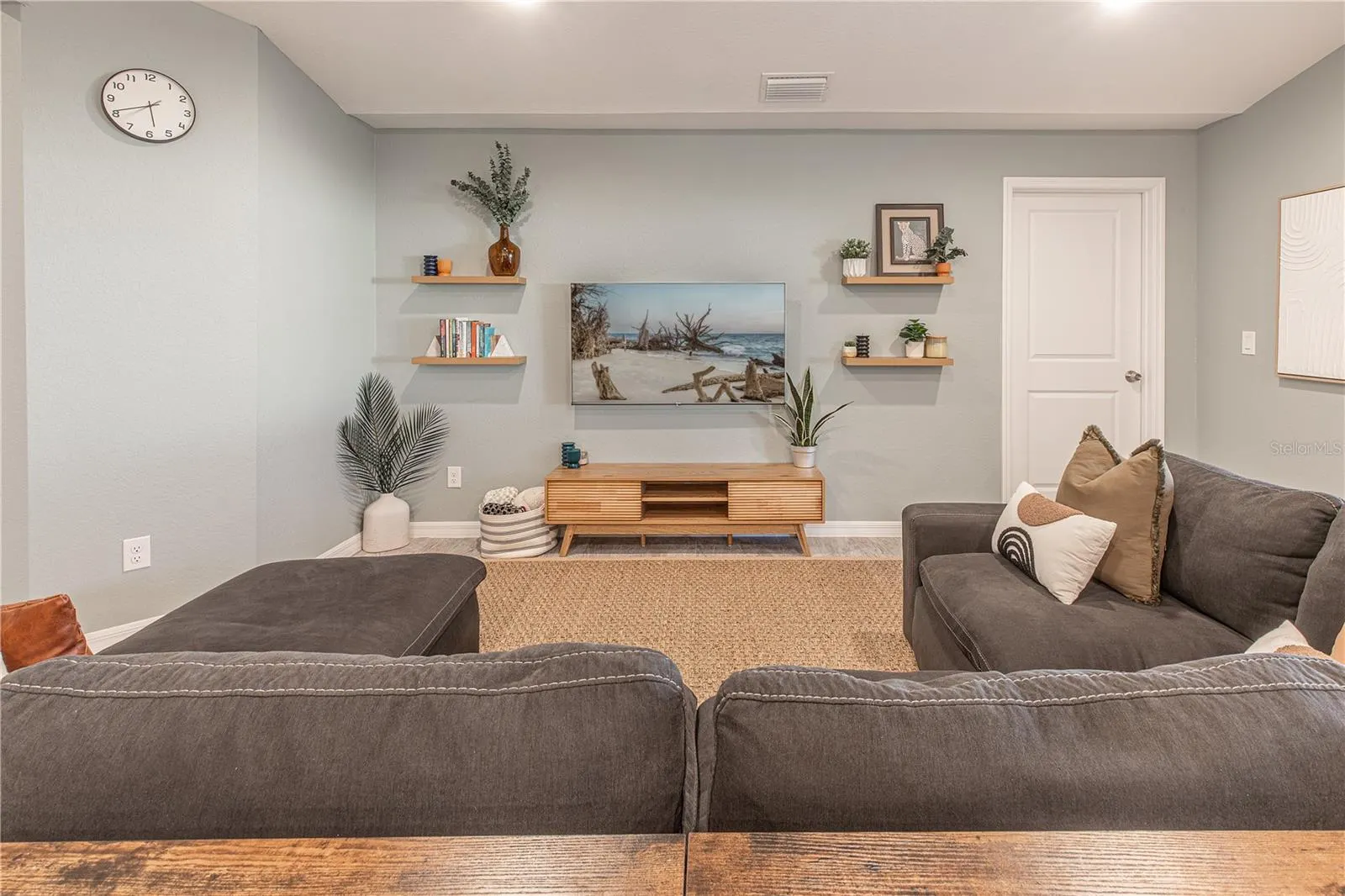 5056 MONTEGO LN