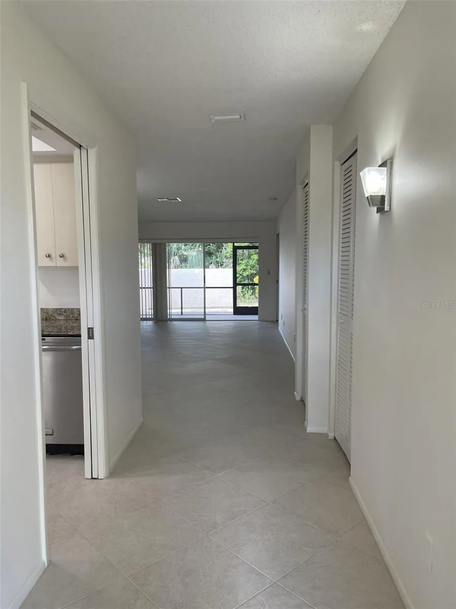 7030 W COUNTRY CLUB DR N #128, #128