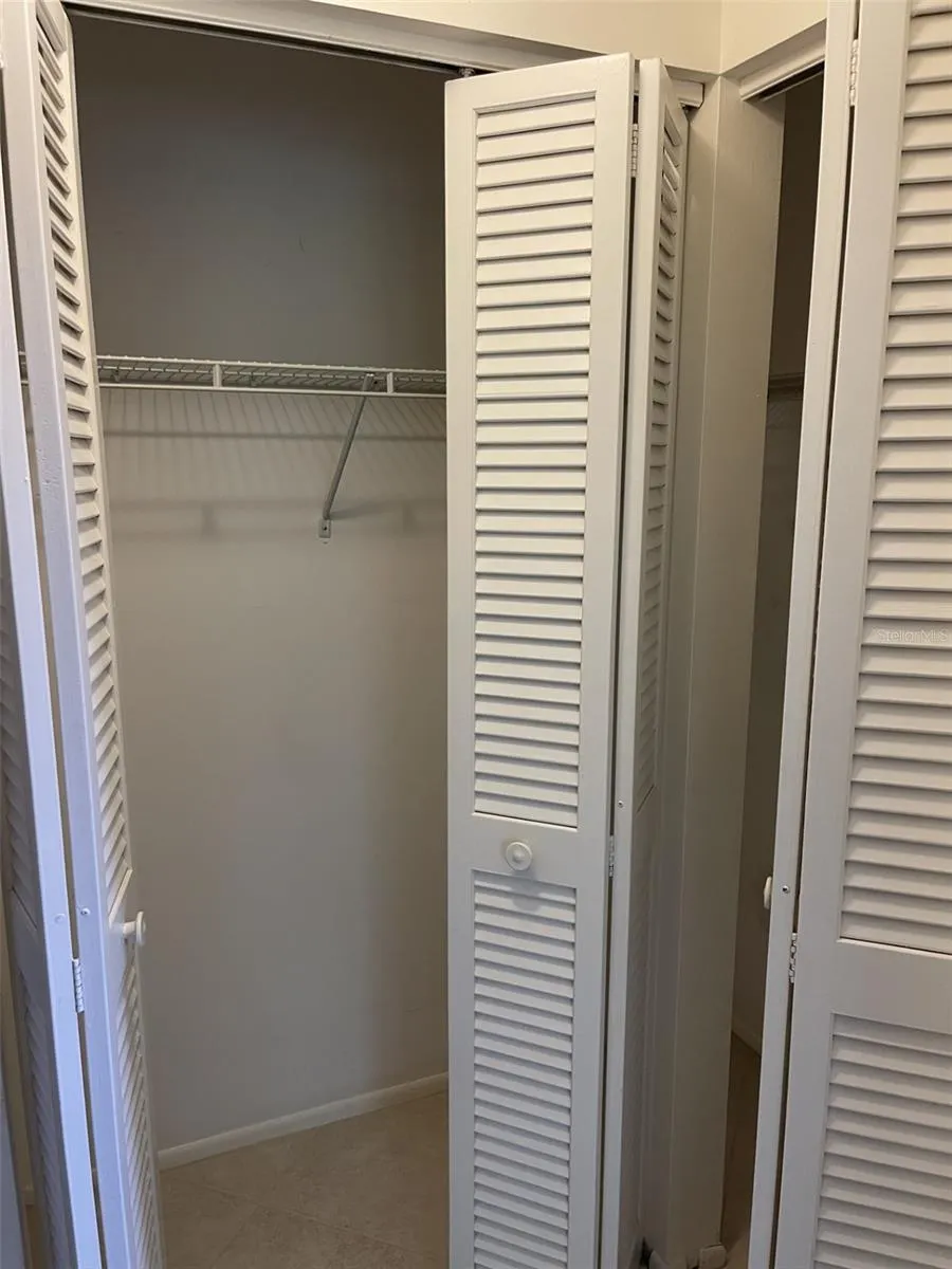 7030 W COUNTRY CLUB DR N #128, #128