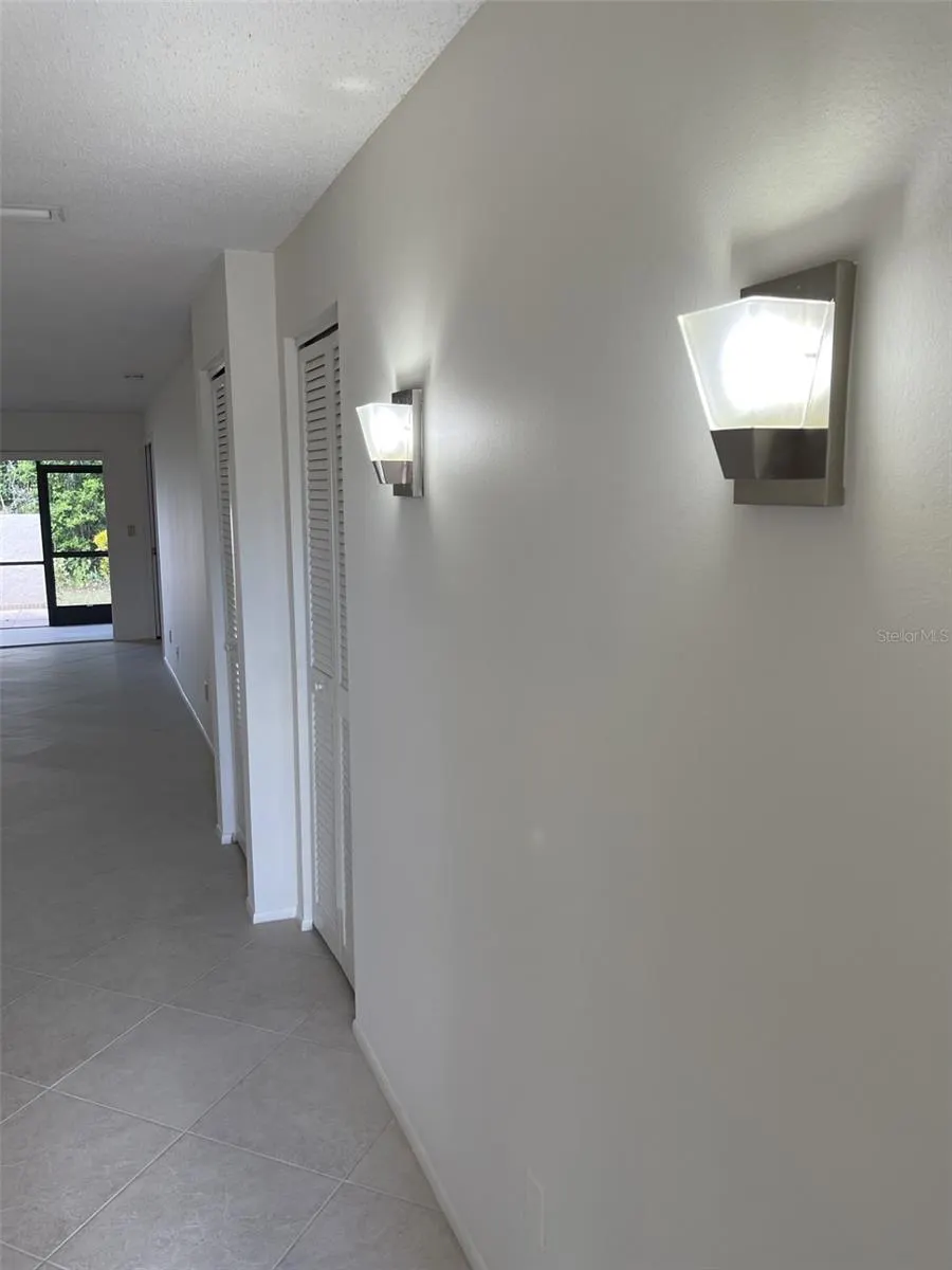7030 W COUNTRY CLUB DR N #128, #128