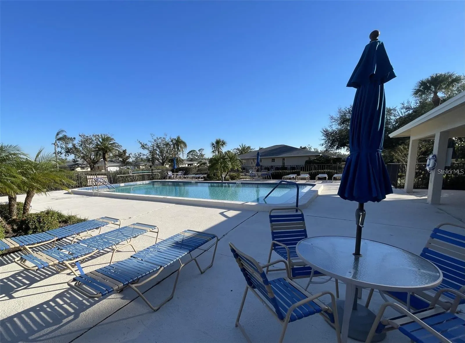 7030 W COUNTRY CLUB DR N #128, #128