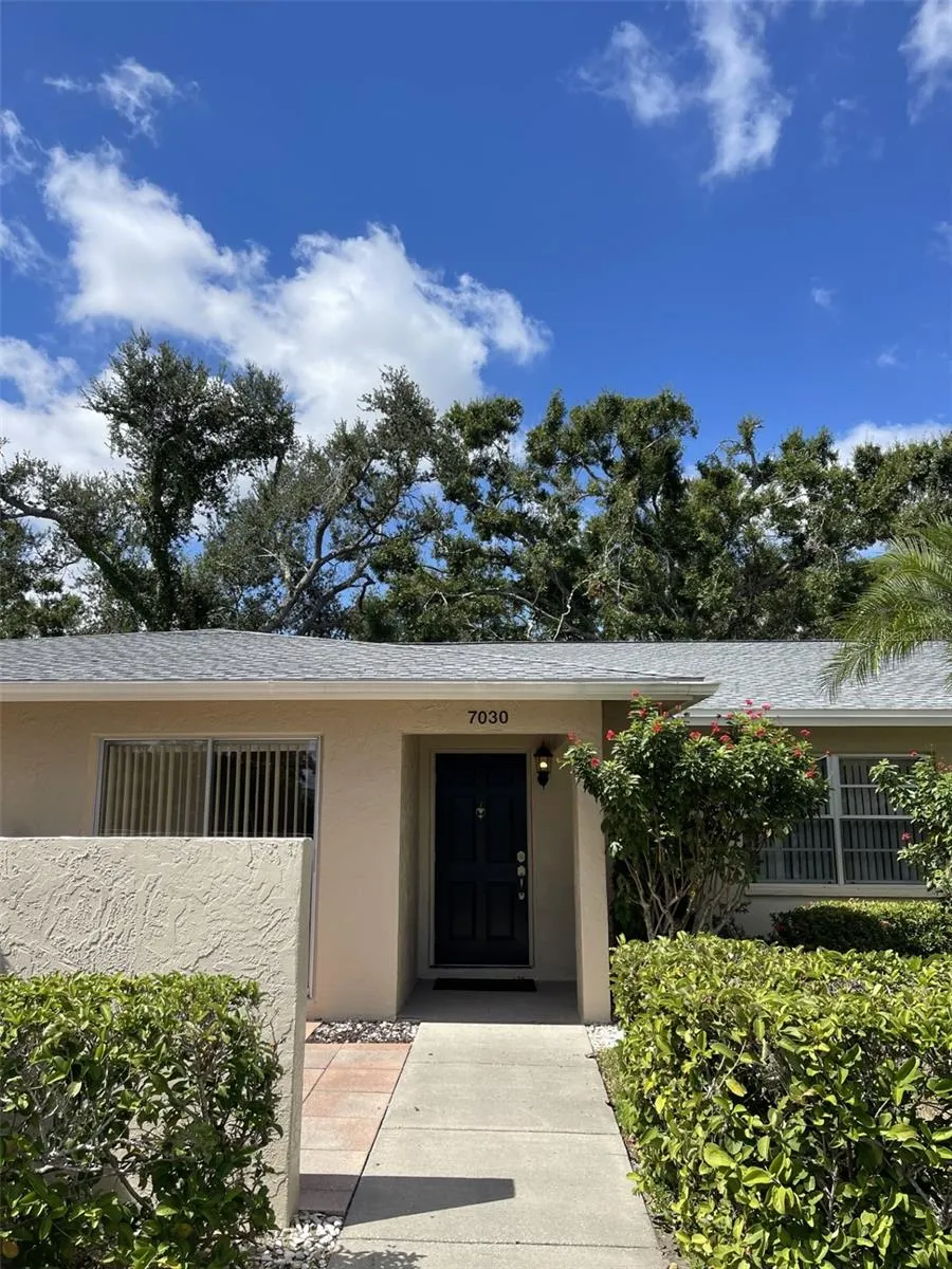 7030 W COUNTRY CLUB DR N #128, #128