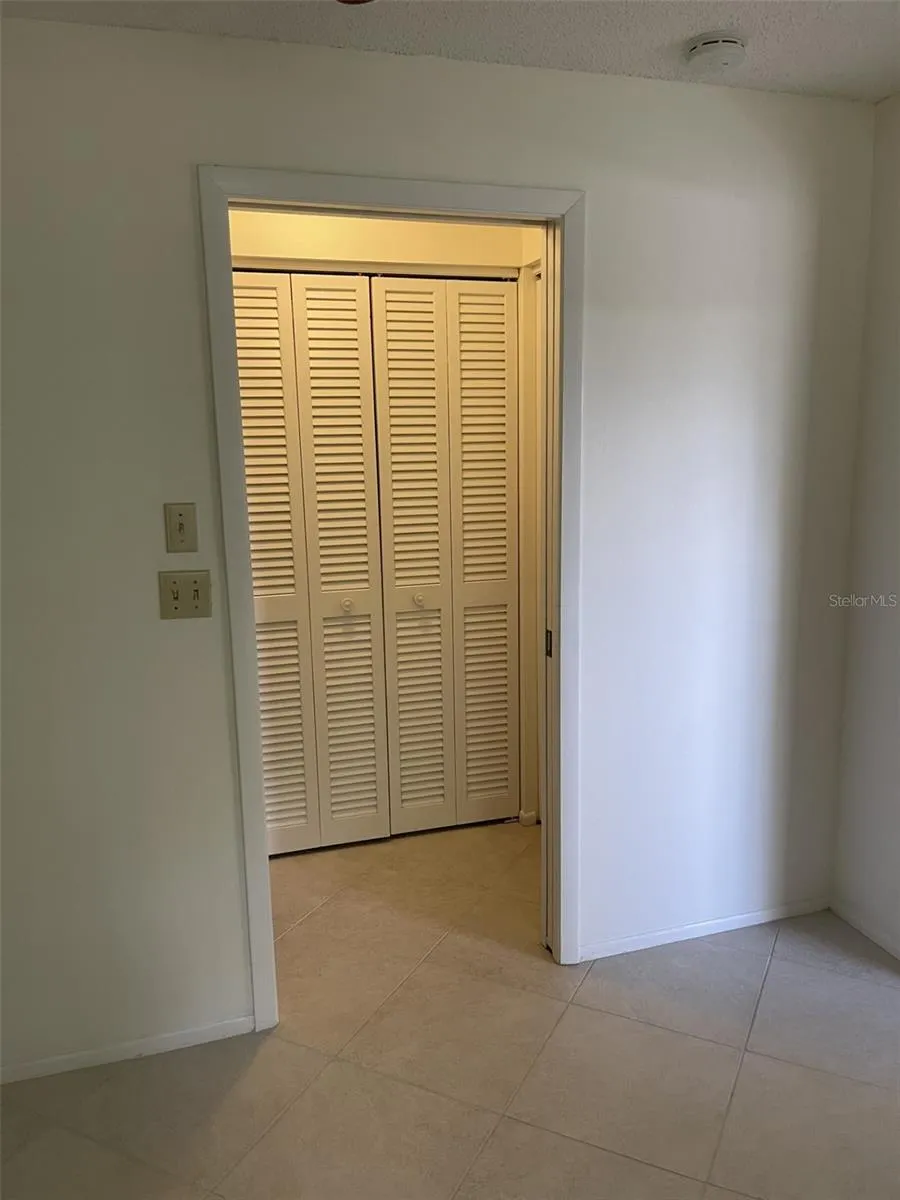 7030 W COUNTRY CLUB DR N #128, #128