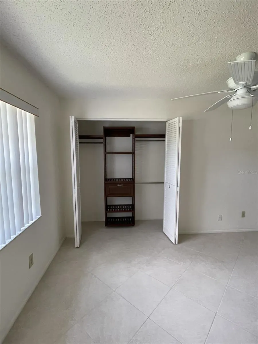 7030 W COUNTRY CLUB DR N #128, #128