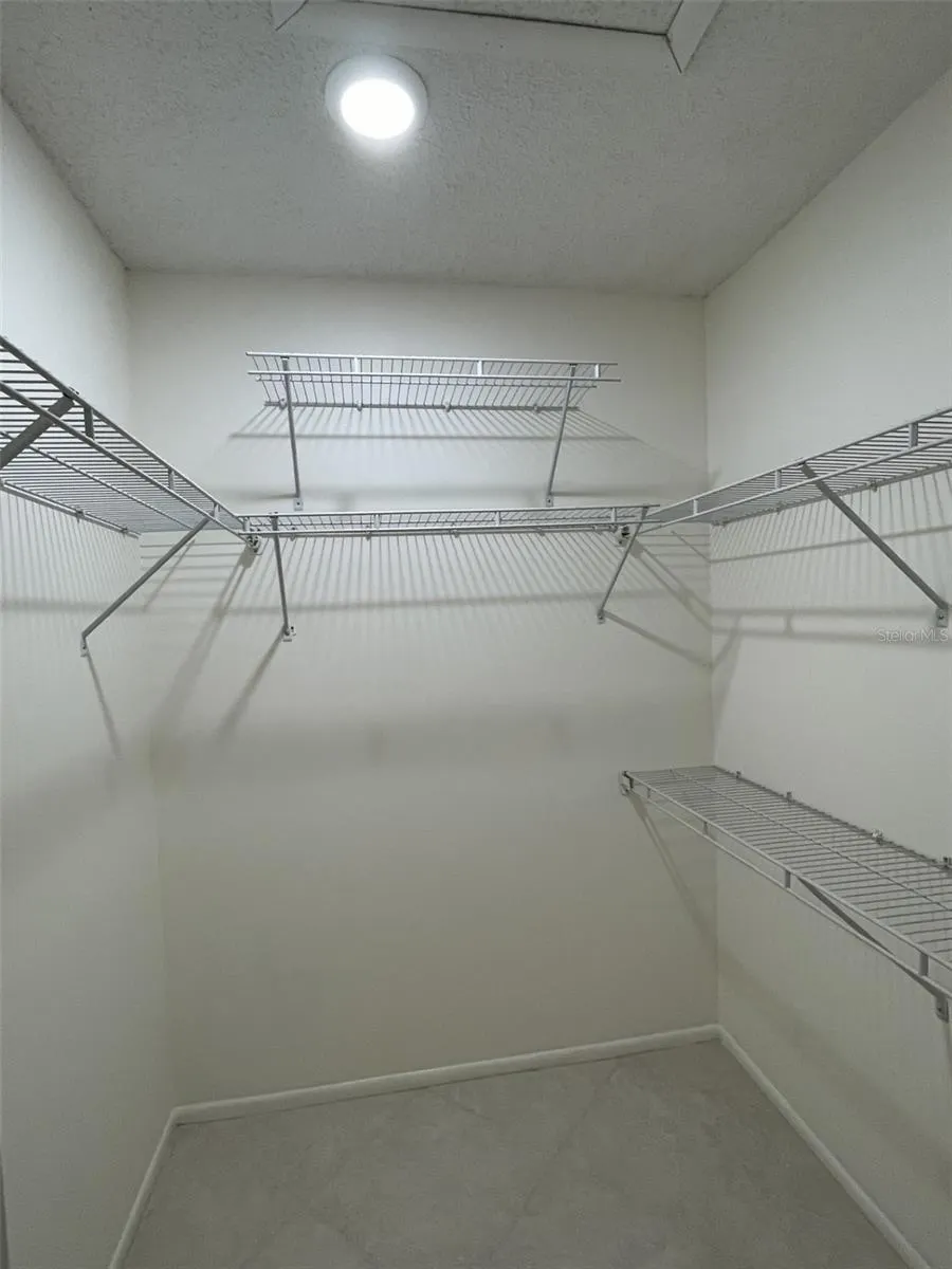 7030 W COUNTRY CLUB DR N #128, #128