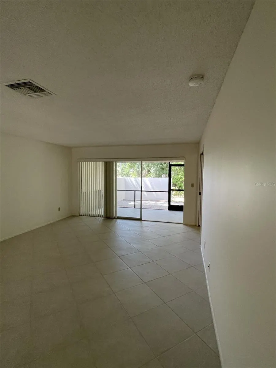 7030 W COUNTRY CLUB DR N #128, #128
