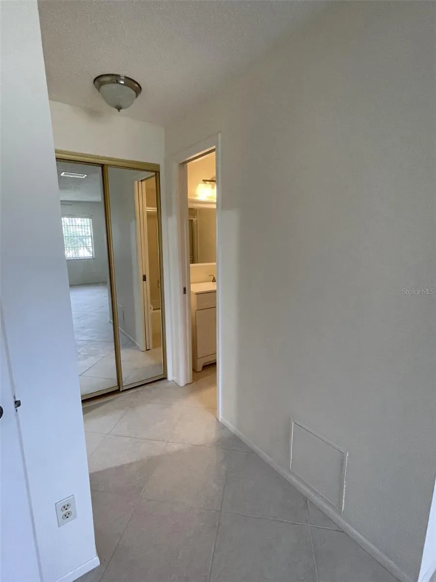 7030 W COUNTRY CLUB DR N #128, #128