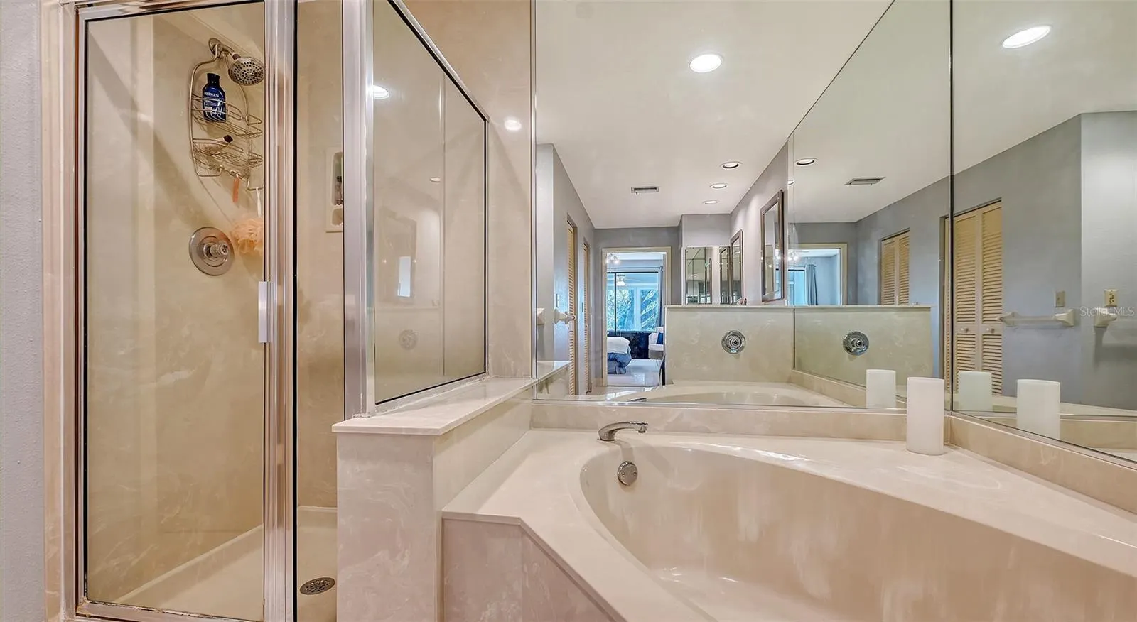 7320 GOLF POINTE CIR