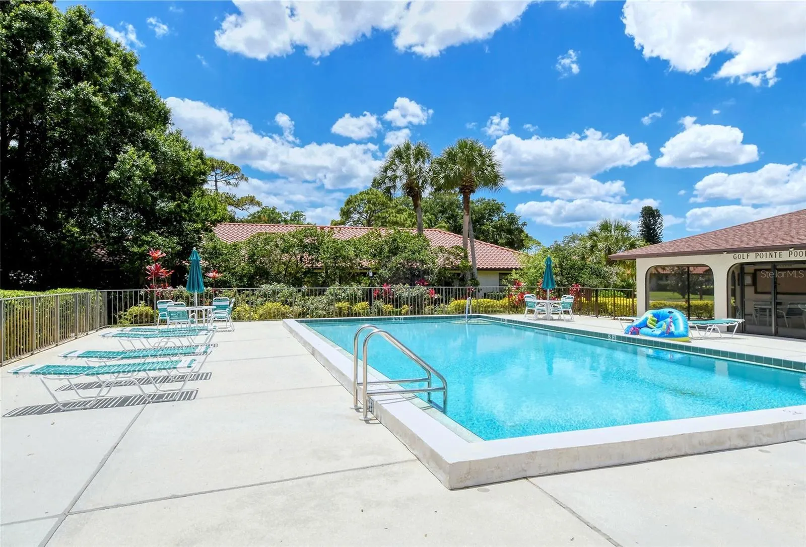 7320 GOLF POINTE CIR