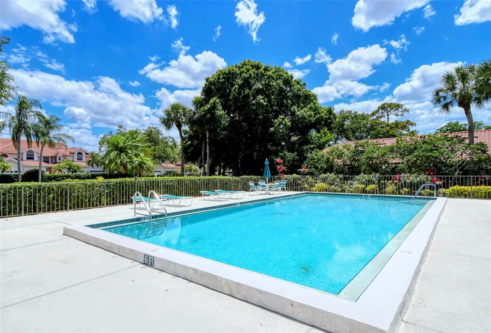 7320 GOLF POINTE CIR