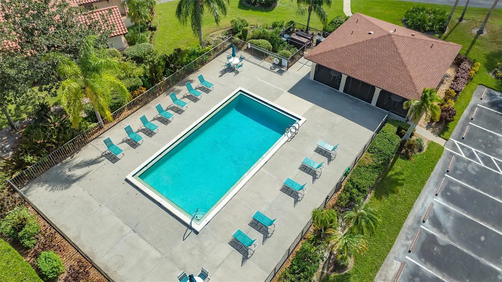 7320 GOLF POINTE CIR