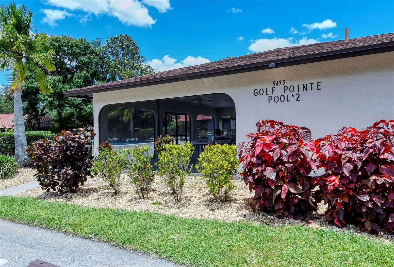 7320 GOLF POINTE CIR